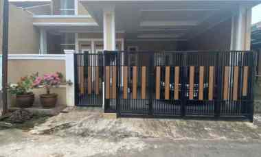 dijual rumah taman galaxy