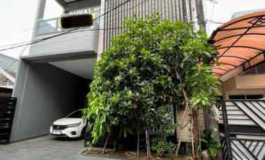 dijual rumah taman kencana