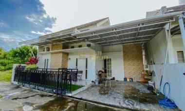 dijual rumah taman martani