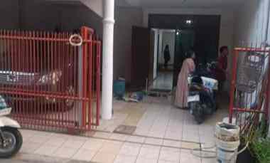 dijual rumah taman modern
