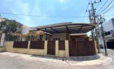 dijual rumah taman pondok indah