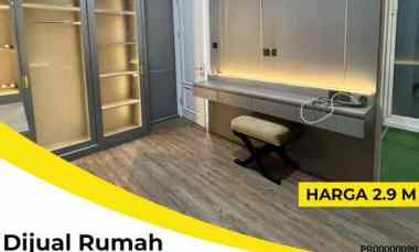 dijual rumah taman puspa raya citraland