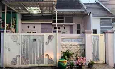 dijual rumah taman surya kencana