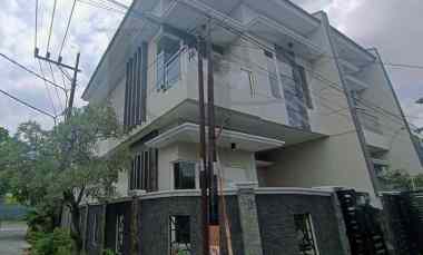 dijual rumah taman sutorejo