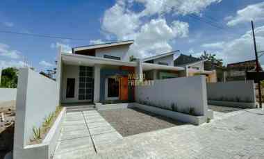 Rumah Baru Shm di Sleman, Halaman Belakang Luas, dekat Pasar Prambanan