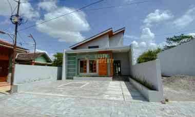 dijual rumah tamanmartani