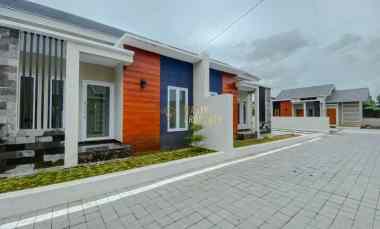 dijual rumah tamanmartani kec kalasan