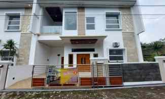 Rumah 2 Lantai Baru Siap Huni Semi Furnish dekat Kaliurang