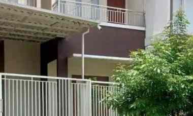 dijual rumah tenggilis mejoyo