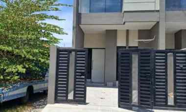 dijual rumah tenggilis mejoyo selatan