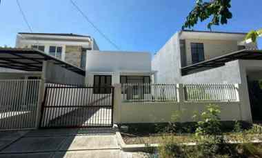 dijual rumah tenggilis mejoyo selatan