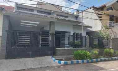 dijual rumah tenggilis tengah