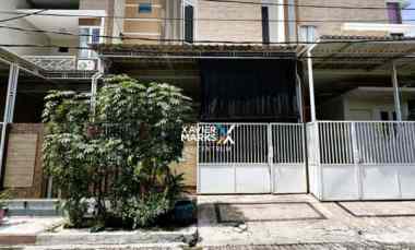 dijual rumah tenggilis timur