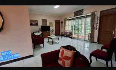 dijual rumah terawat 2 lantai di turangga bandung