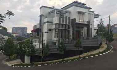 dijual rumah terrace setiabudi