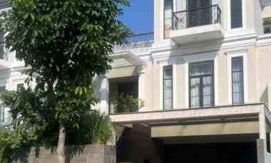 Rumah Mewah 3 Lantai The Grand Kenjeran dekat Pakuwon City, Unair