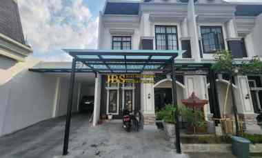 dijual rumah the marriot villas jalan