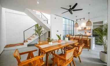 dijual rumah tumbak bayuh