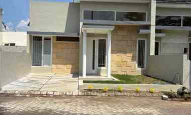 gambar dijual rumah ulesari tirtomoyo malang