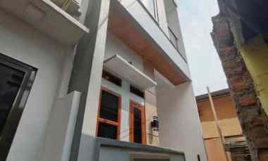 dijual rumah utan kayu