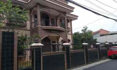 dijual rumah utan kayu selatan