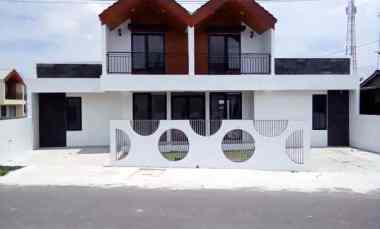 dijual rumah utara candi prambanan