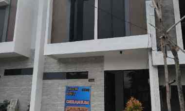 dijual rumah velvet legundi