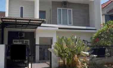 dijual rumah vila valensia lontar