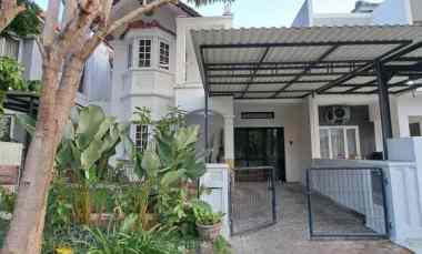 dijual rumah vila valensia lontar