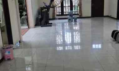 dijual rumah villa bukit indah