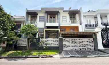 dijual rumah villa bukit indah pakuwon