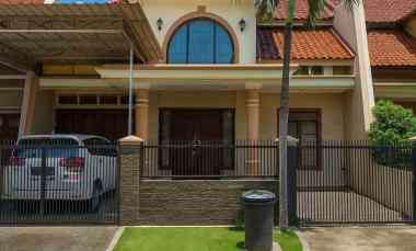 dijual rumah villa bukit mas