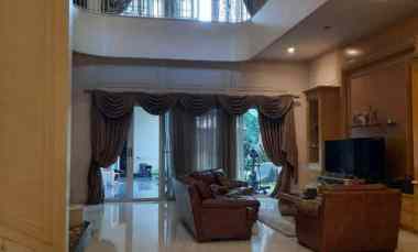dijual rumah villa bukit regency
