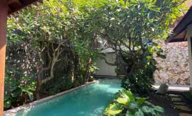 dijual rumah villa grand sungkono