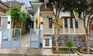 dijual rumah villa navy residence