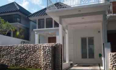 Rumah Luas Konsep Luxury Home Strategis di Villa Puncak Tidar Malang