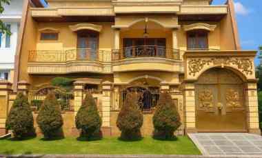 dijual rumah villa royal pakuwon city