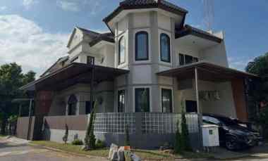 Rumah Villa Valensia dekat Wiyung, Babatan Mukti, Graha Family DND