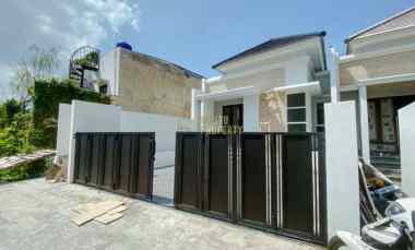 dijual rumah wedomartani ngemplak