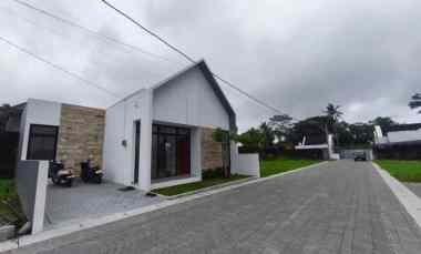 dijual rumah wedomartani ngemplak