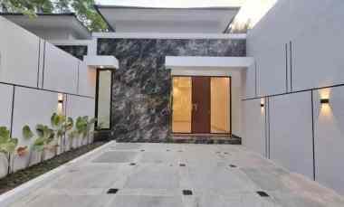 Rumah Baru, Modern, dekat Rs Mitra Paramedika di Ngemplak