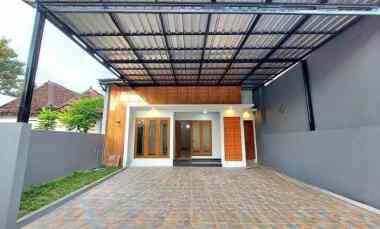 Desain Interior Mewah Rumah Baru Modern Utara Maguwoharjo Sisa 1unit