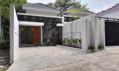 dijual rumah widodomartani ngemplak