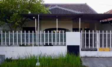 dijual rumah wiguna