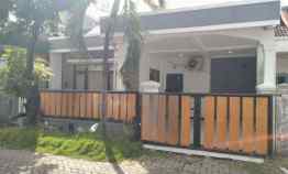 dijual rumah wiguna regency