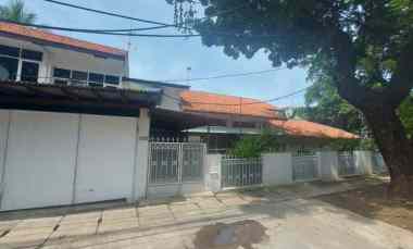 Dijual Runah Cocok untuk Usaha di Wijaya Kebayoran Baru Jakarta Selata