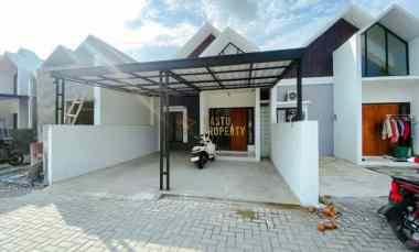 dijual rumah wirokerten