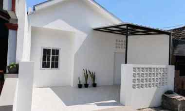 Rumah Lokasi Strategis Model Scandinivian Open Space di Wisma Asri 2