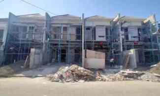 Rumah Baru 2 Lantai Row 3 Mobil di Wisma Mukti dekat Manyar, MERR