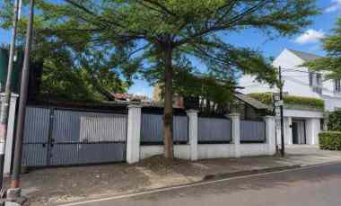 dijual rumah yusuf adiwinata